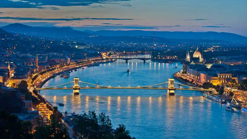 Danubio. Vista nocturna