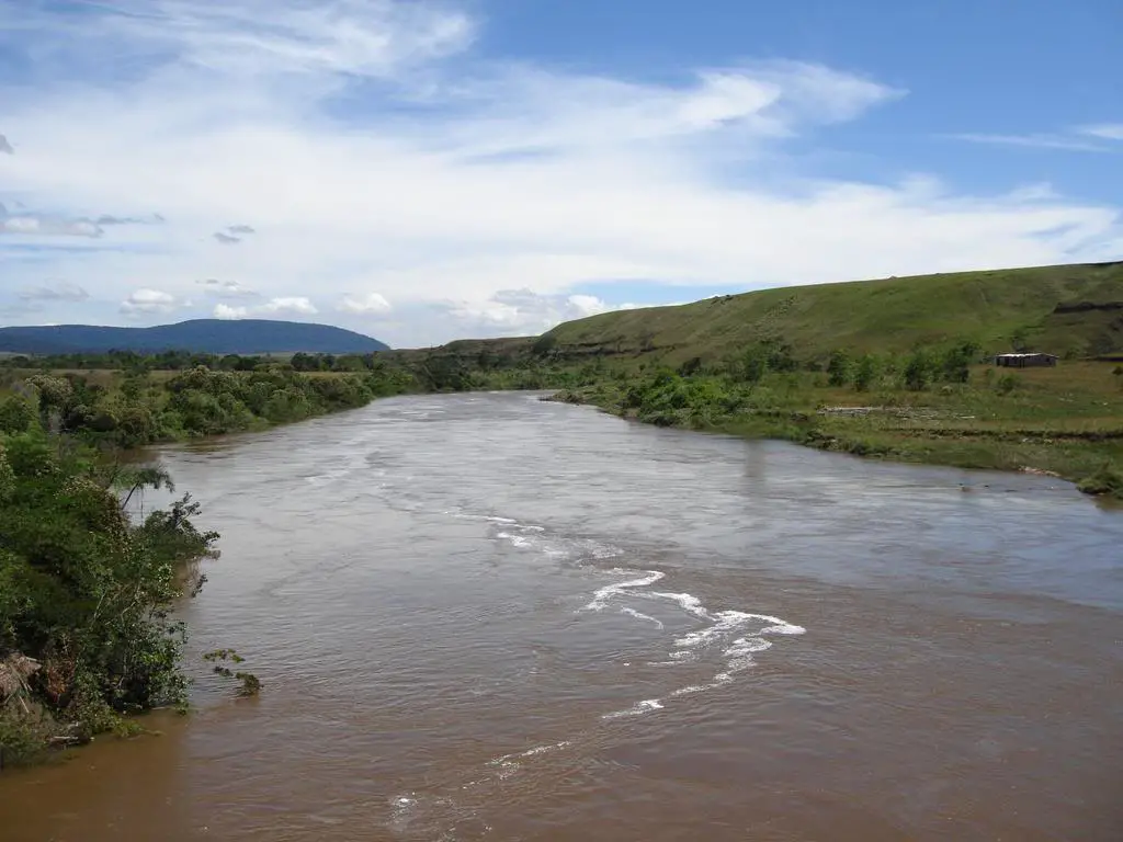 Río Cuyuni cauce