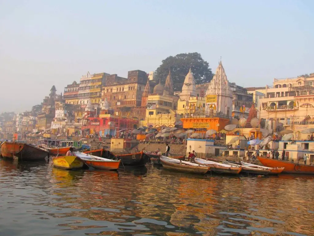 ciudades a orillas del rio Ganges