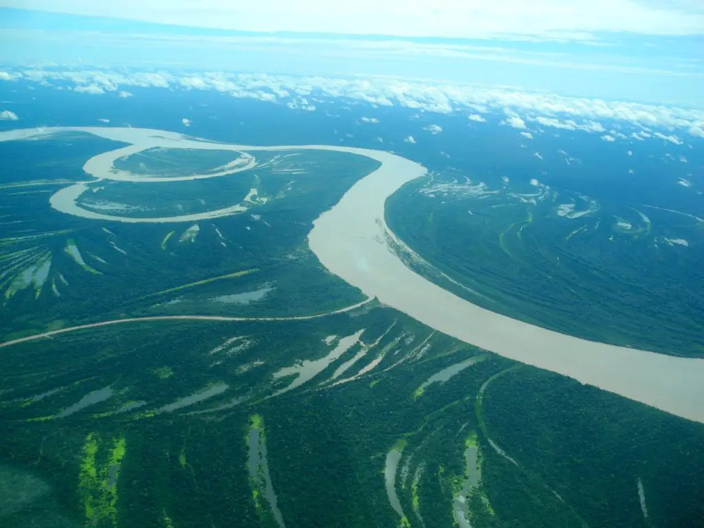 vista aerea del rio ucayali