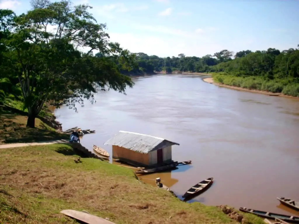 riviera del rio yavari