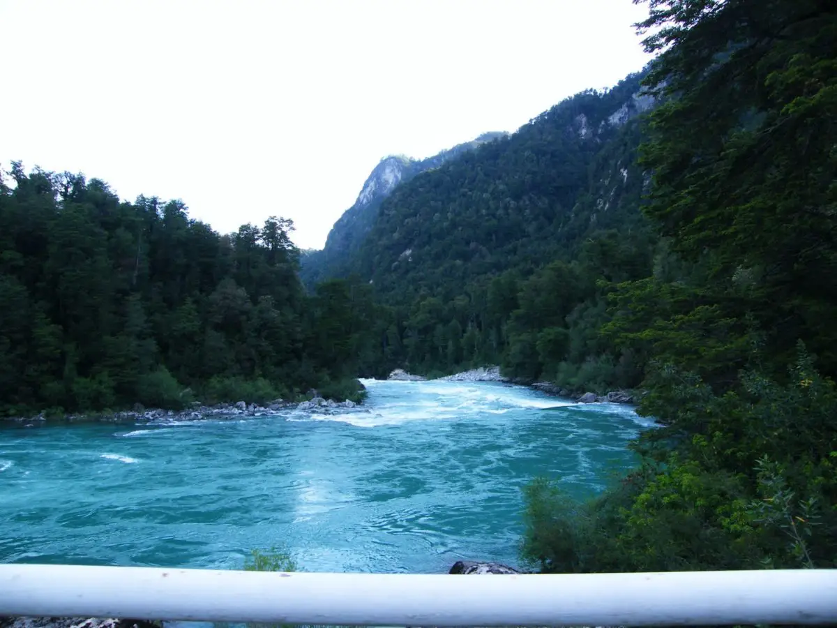 vista del rio yelcho